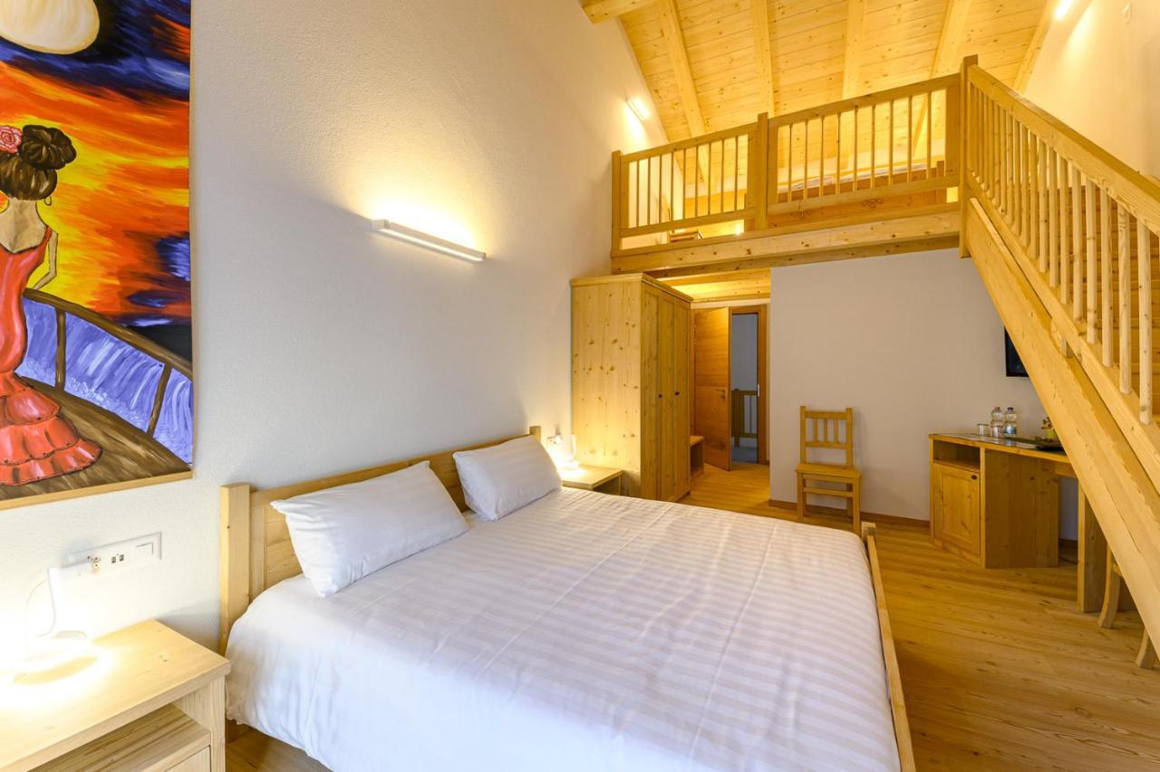 Hotel Centrale, Typically Swiss Poschiavo Εξωτερικό φωτογραφία