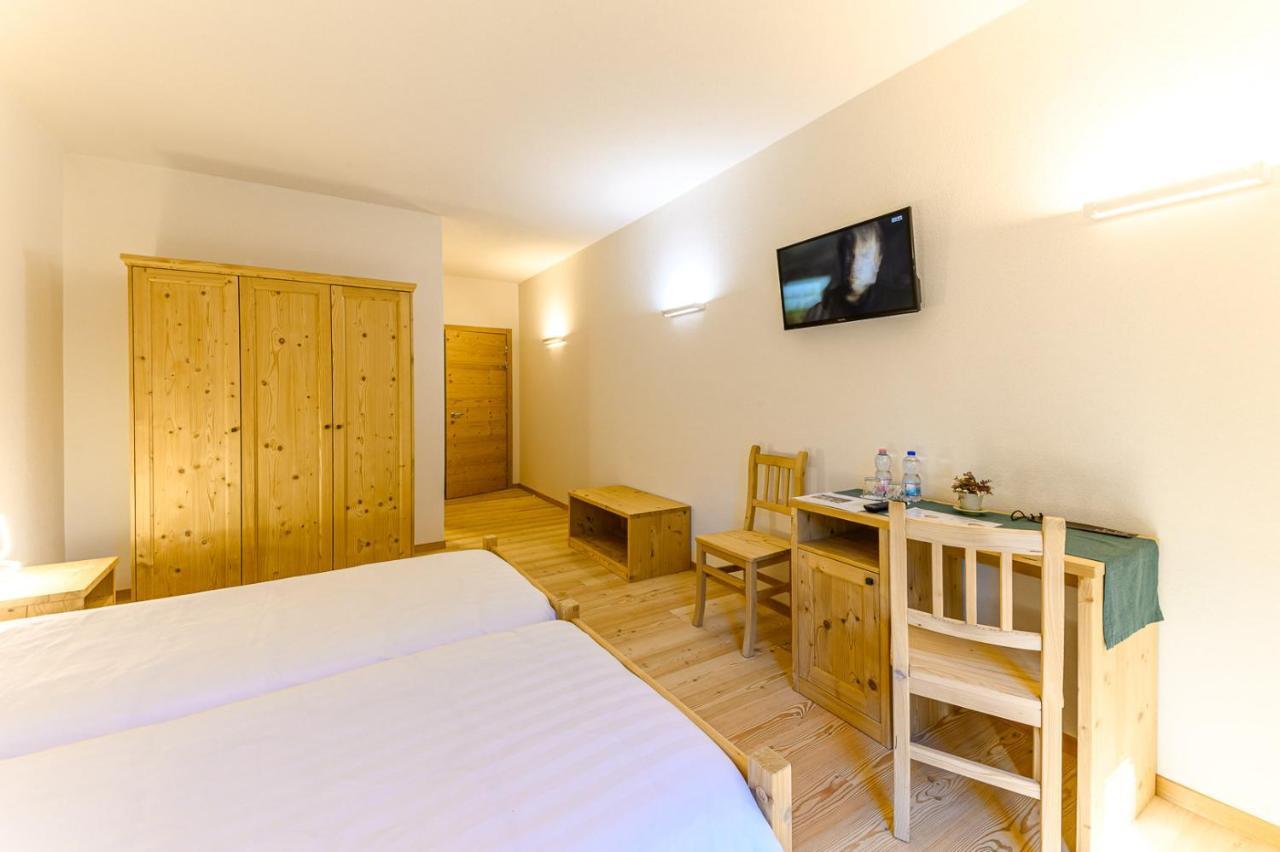 Hotel Centrale, Typically Swiss Poschiavo Εξωτερικό φωτογραφία
