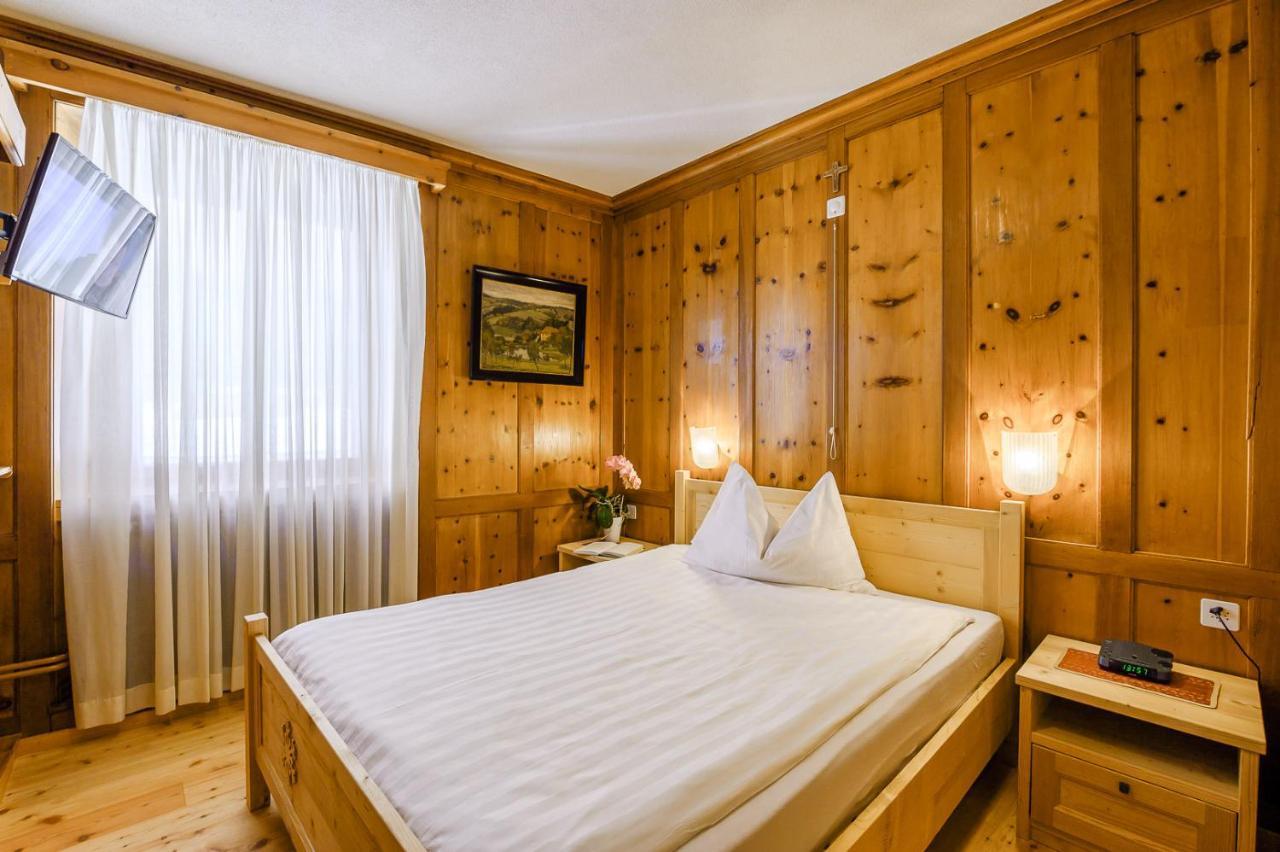 Hotel Centrale, Typically Swiss Poschiavo Εξωτερικό φωτογραφία