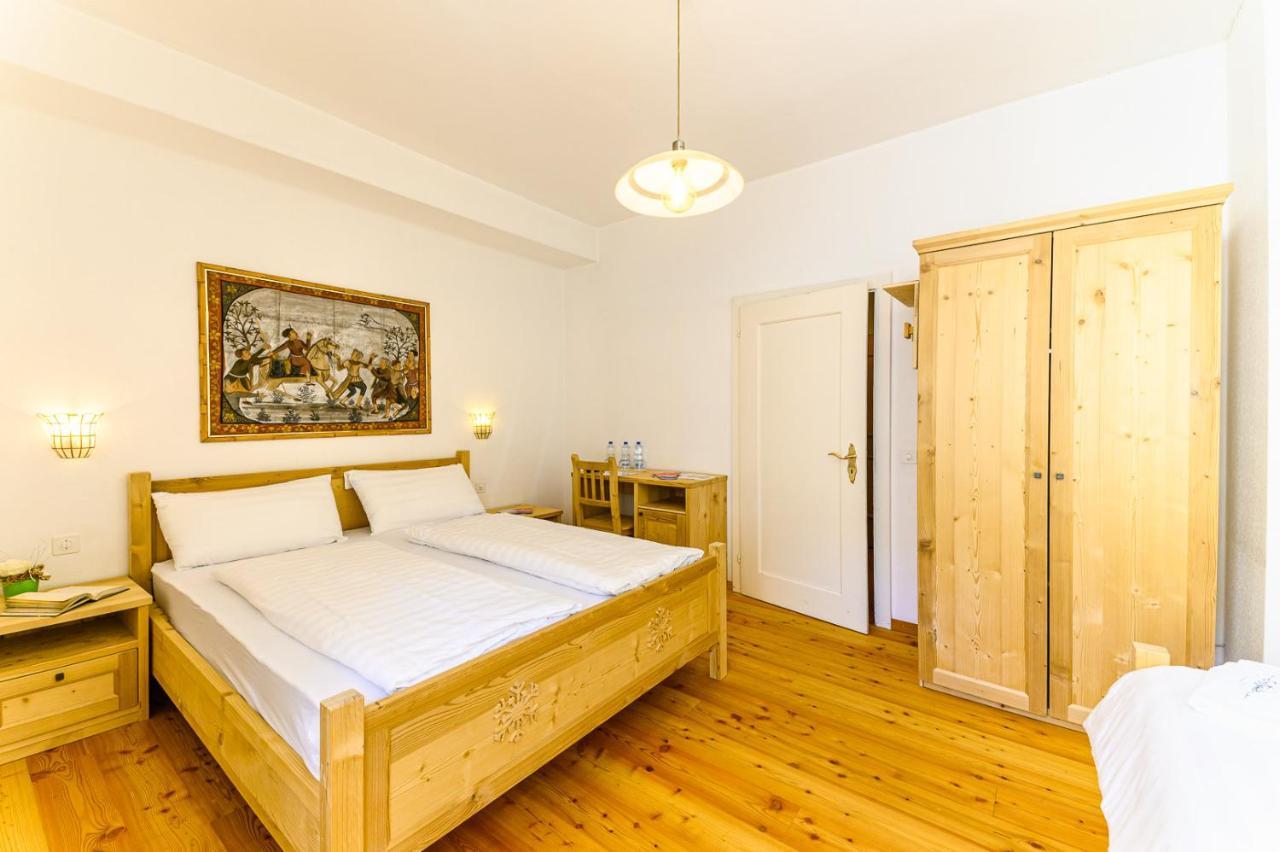 Hotel Centrale, Typically Swiss Poschiavo Εξωτερικό φωτογραφία