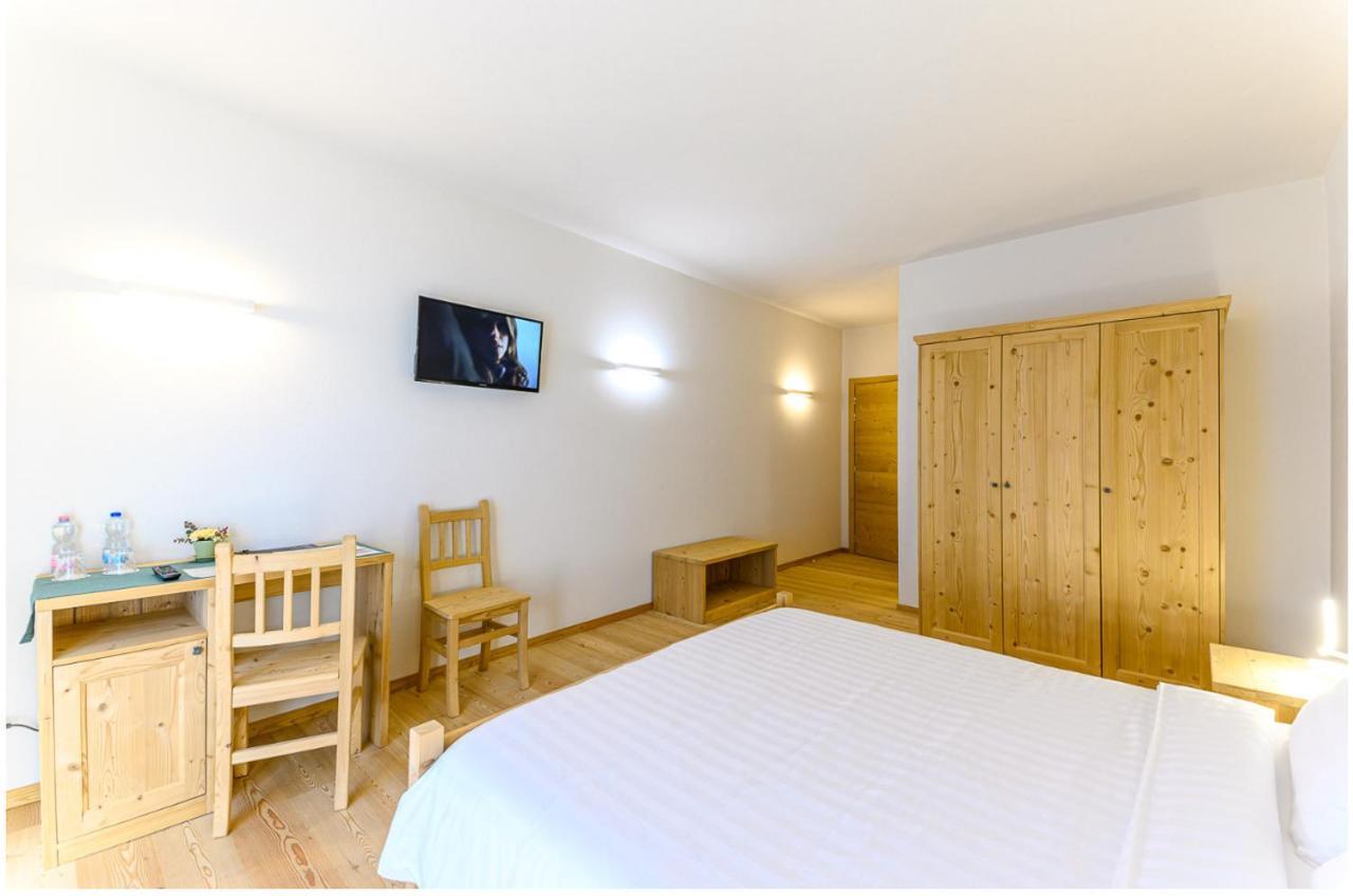 Hotel Centrale, Typically Swiss Poschiavo Δωμάτιο φωτογραφία
