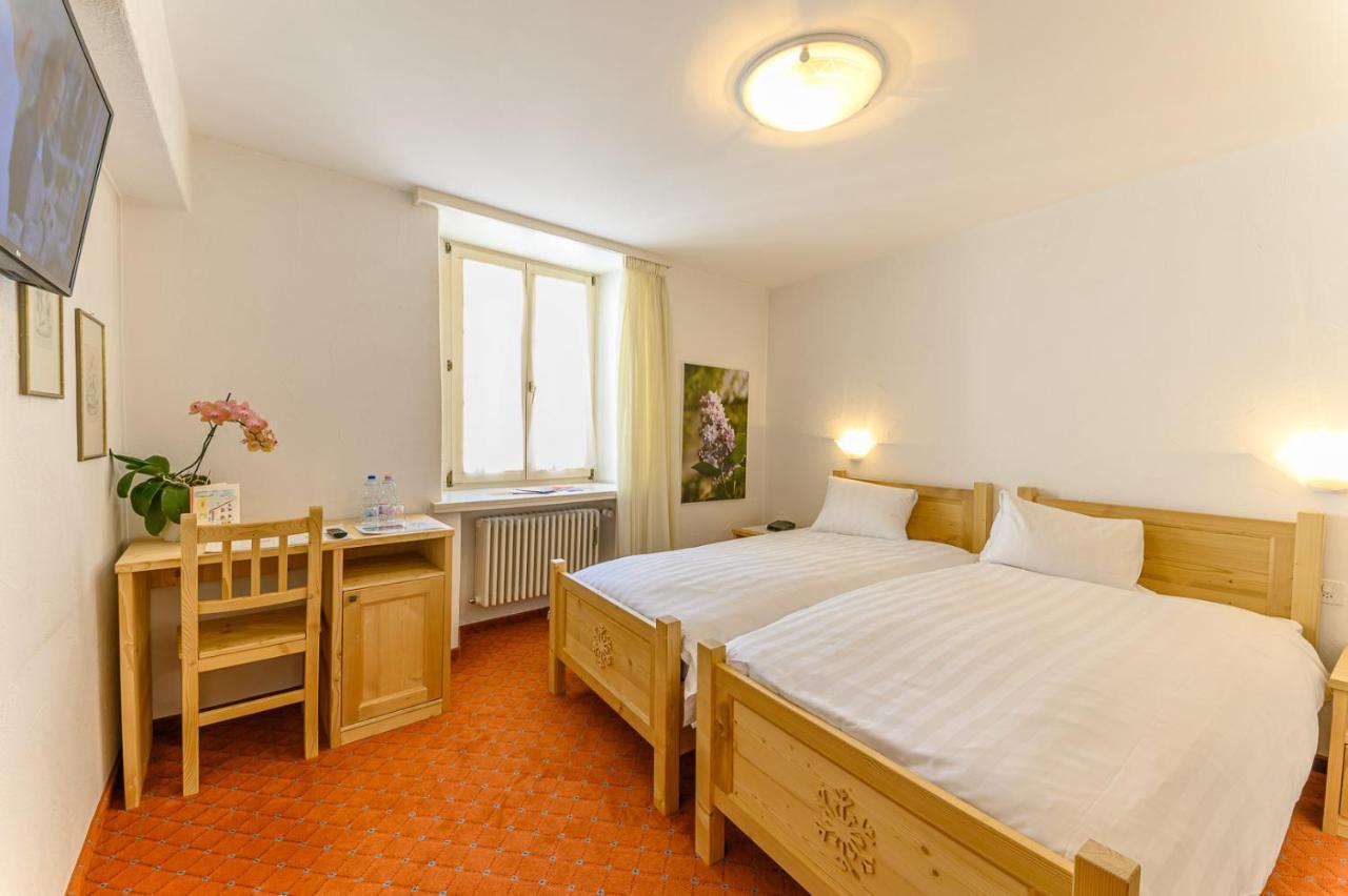 Hotel Centrale, Typically Swiss Poschiavo Εξωτερικό φωτογραφία