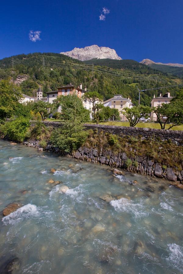 Hotel Centrale, Typically Swiss Poschiavo Εξωτερικό φωτογραφία